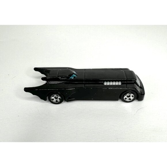 Black Batmobile Batman DC Comics 2017 Hot Wheels Diecast Car - Picture 1 of 5